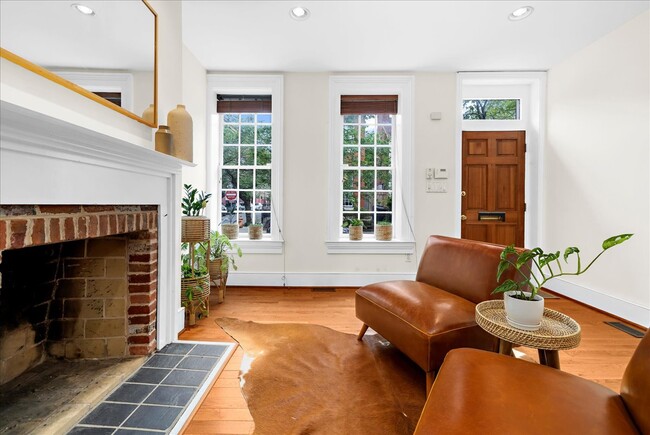 Photo - 656 Washington Blvd