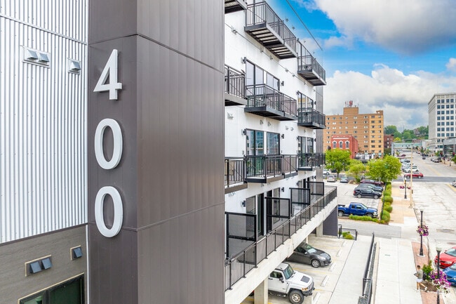 400 River