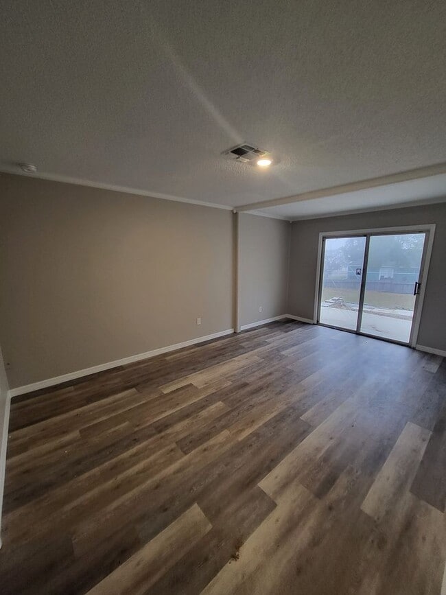 Photo - Fully Renovated 3 Bed / 2.5 Bath – 1,878 Sq Ft – 1/3 Acre -- Silver Springs Shores