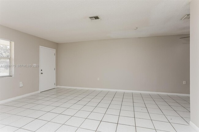 Photo - 6025 SW 37th St