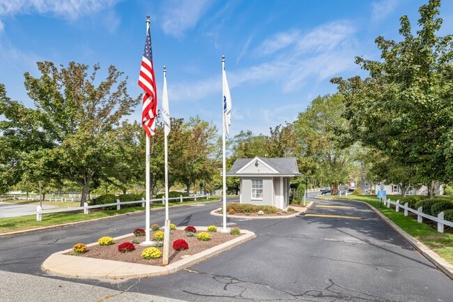 Four Winds Apartments