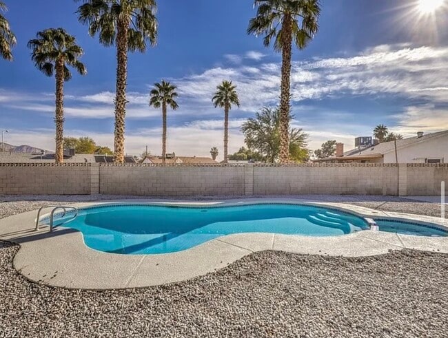 Photo - 4572 Wisconsin Ave