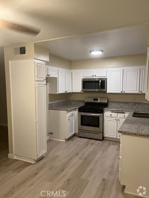 Building Photo - 1247 Stoner Ave Rental
