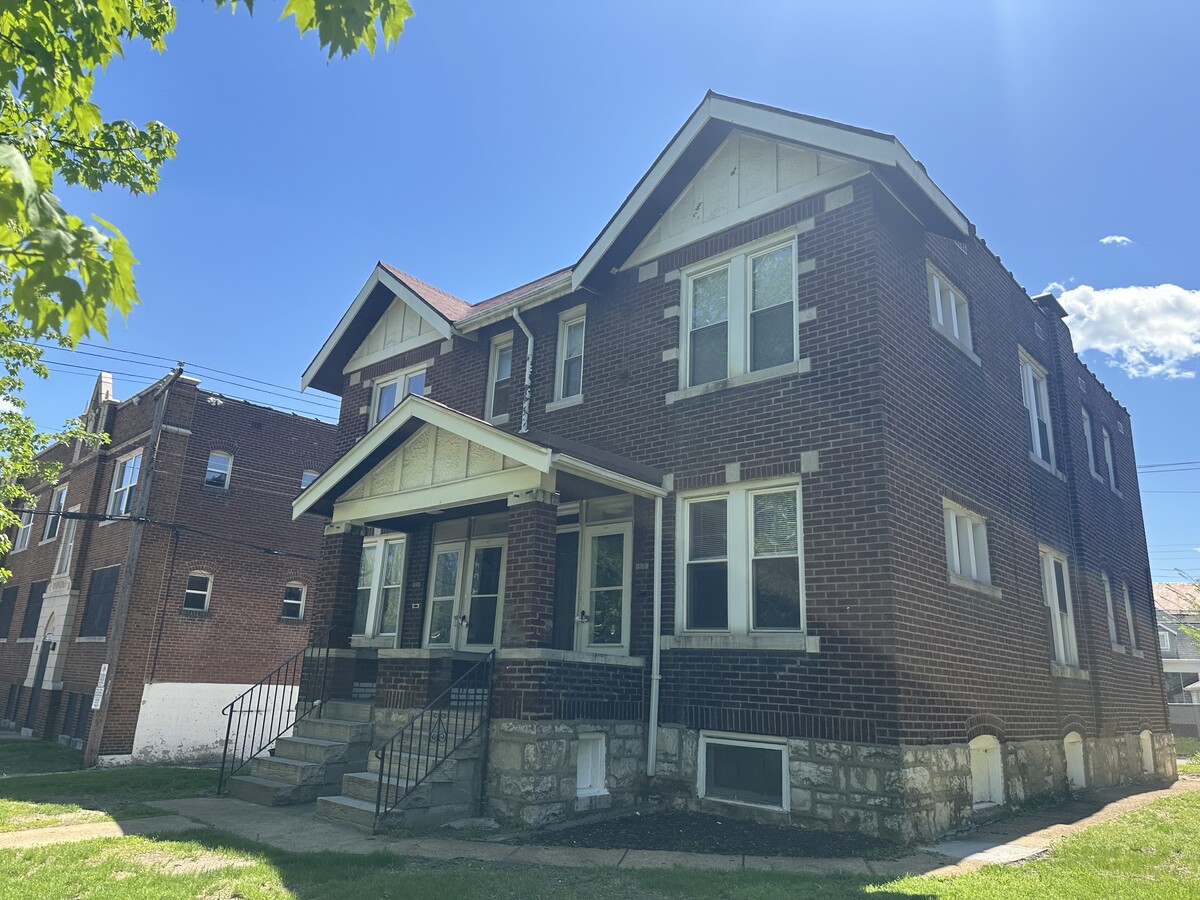 Photo - 4918 Winona Ave Unidad 2 east