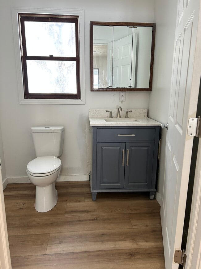 Photo - 321 Adolph St Unidad 2