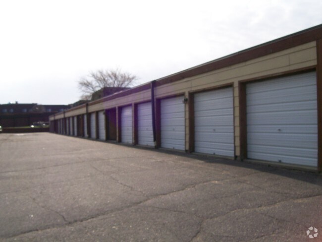 Garage - Solace on Lake Minnetonka