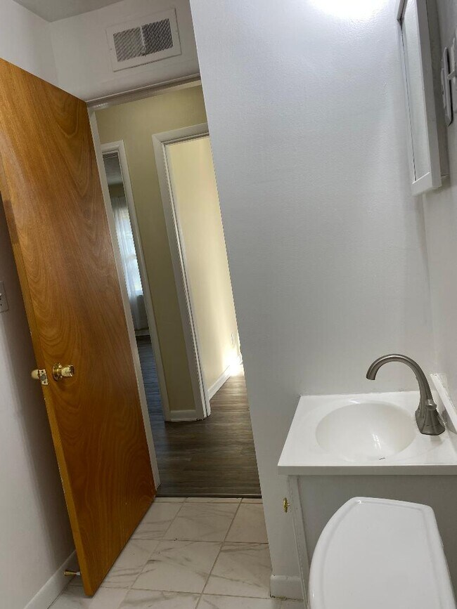 Photo - 130 Fairground Blvd