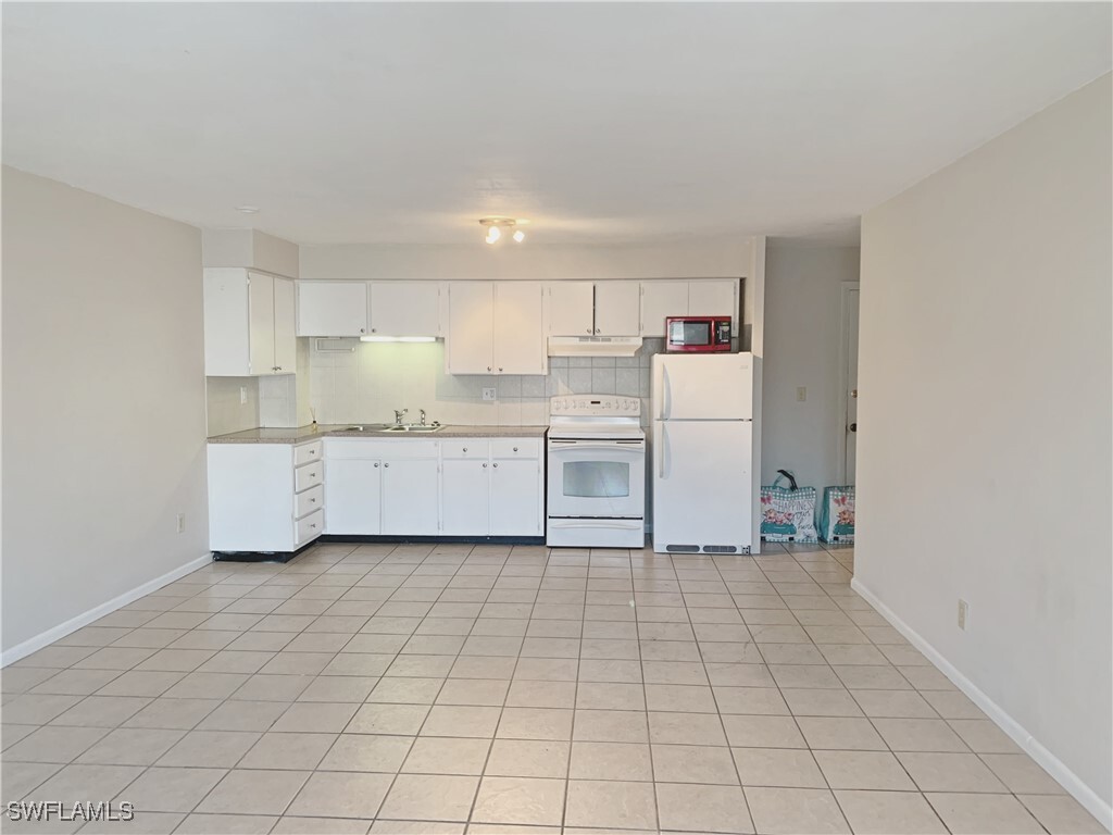 Photo - 4901 Victoria Dr Condo Unit 205