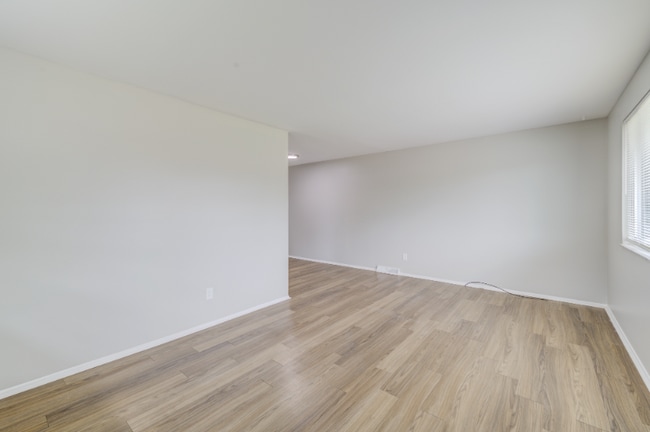 Photo - 4063 Esseldale Dr Unit 4063