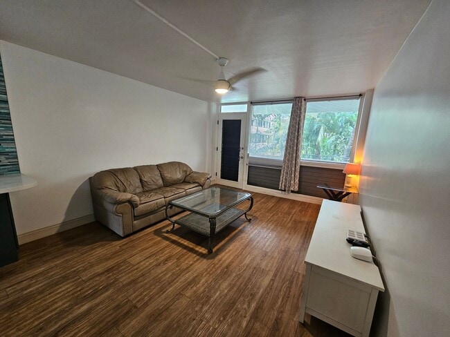 Photo - Fully Furnished. Updated. Waikiki (No parking)