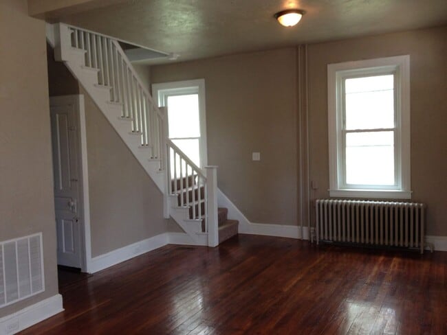 Photo - 300 Country Club Rd