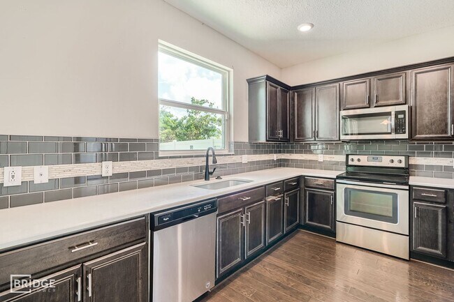 Photo - 10710 Southern Forest Dr