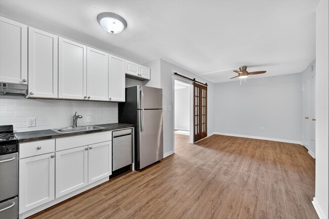 Photo - Short Term Lease Availble: Charming & Brig... Unit 548