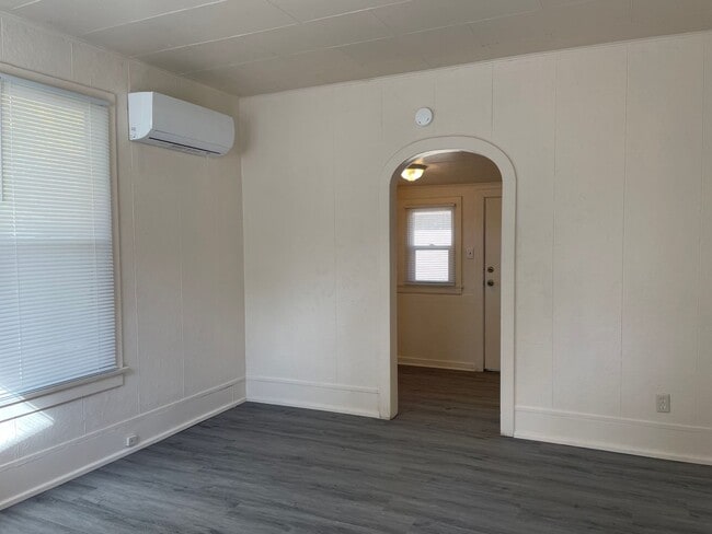 Photo - Cozy Cottage Style 1 Bedroom 1 Bath Home