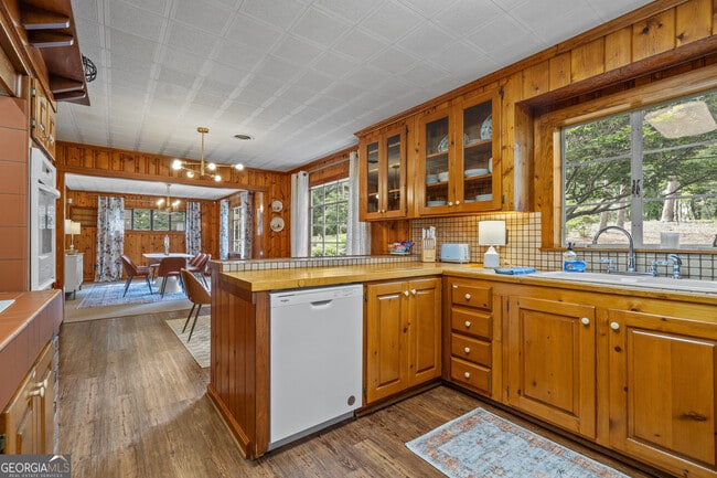 Photo - 264 Euharlee Rd