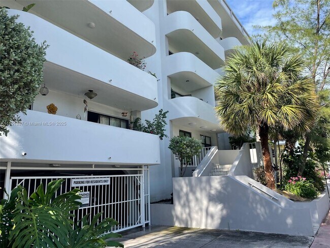 Photo - 130 S Shore Dr Unit 6D