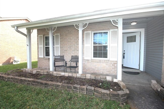 Photo - 805 Willow Creek Dr