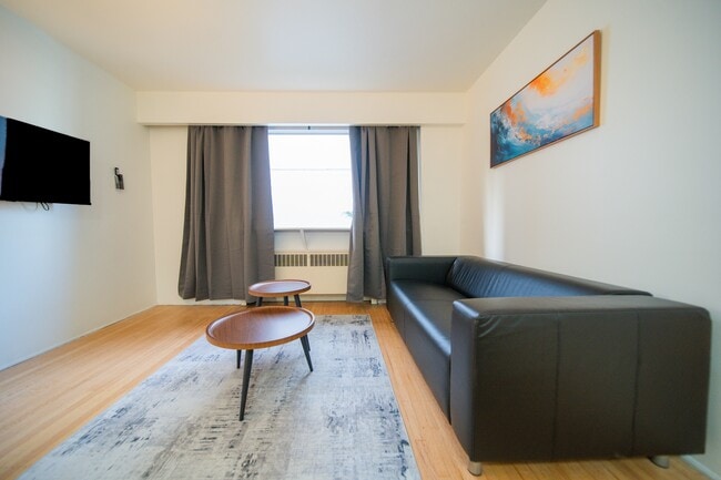 Photo - 1925 Nelson St. Unit 208