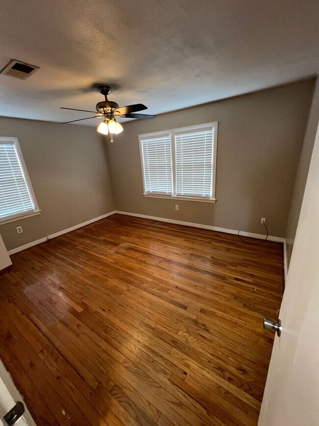 Photo - Pre Leasing for Fall 2026!!