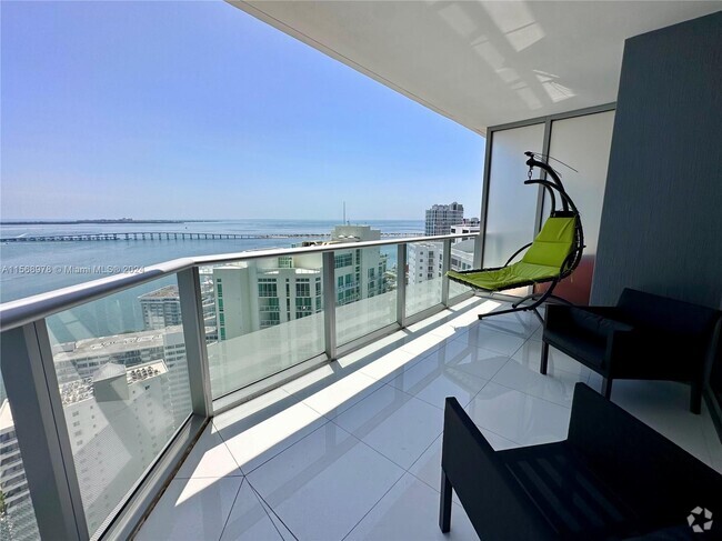 Building Photo - 1300 Brickell Bay Dr Unit 3204 Rental