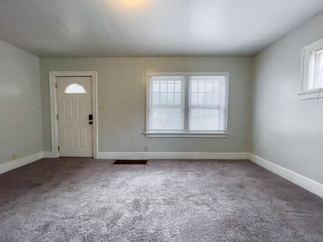 Photo - PRELEASING for AUGUST! Close to Campus