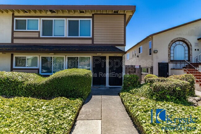 Photo - 2009 Florida St