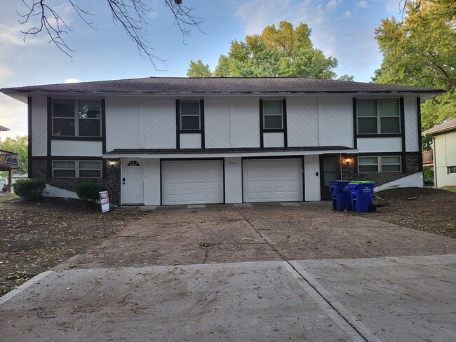 Building Photo - 1210 SE 3rd Ter Unit A Rental