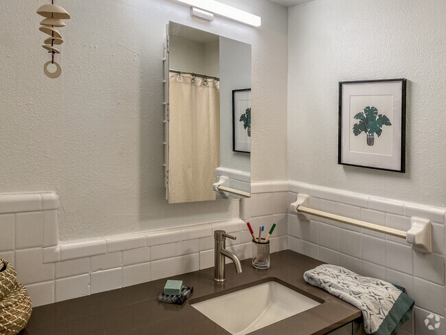 1BR, 1BA - 810SF - Tara Apartments