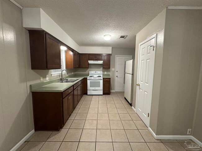 Photo - 2810 Donley St