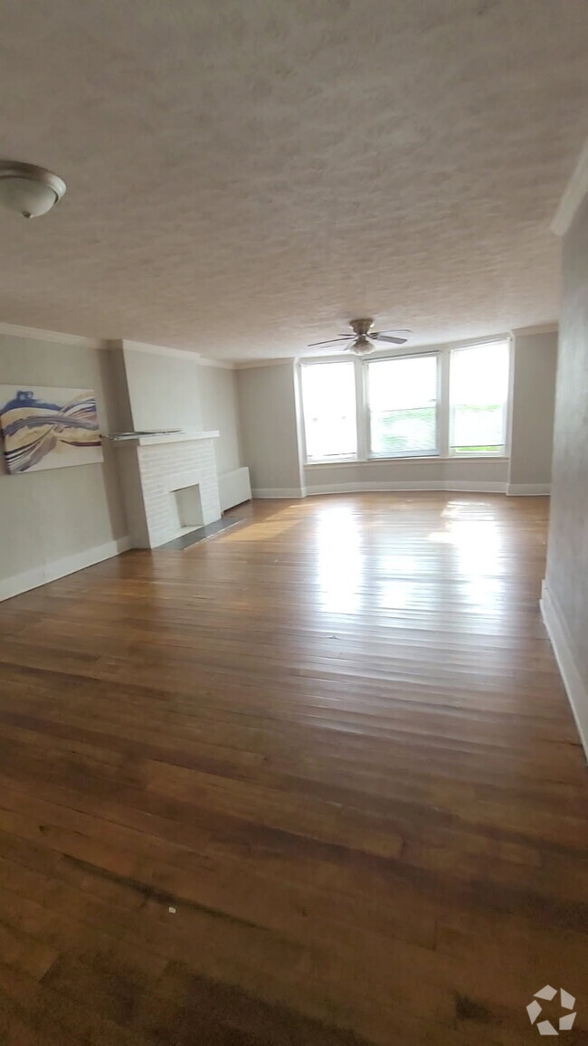 Building Photo - 184 S Washington St Unit 184 Floor 2 Rental