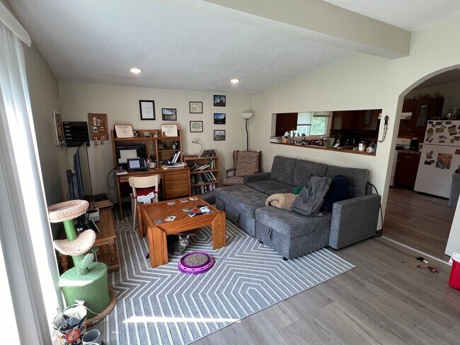 Photo - 105 E Hill St Unit 1/2