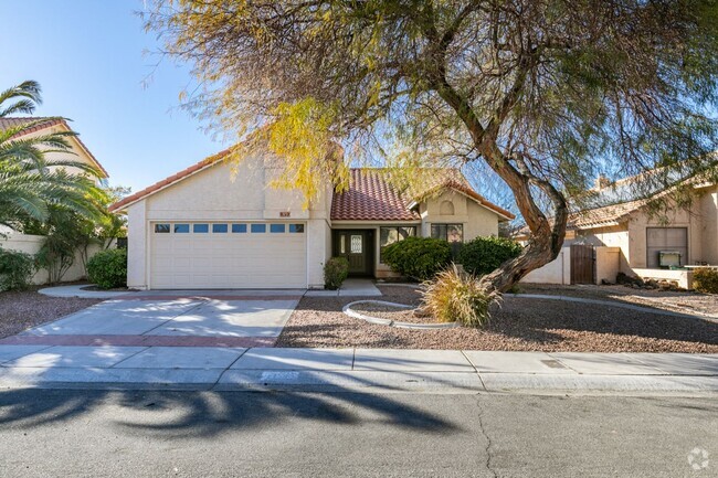 Building Photo - Lovely 1 story home near Warm Springs and ...