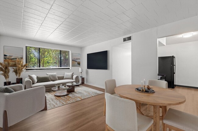 Edgewood Court Apartments - Edgewood Court Apartments