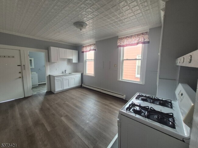 Photo - 126 Main St