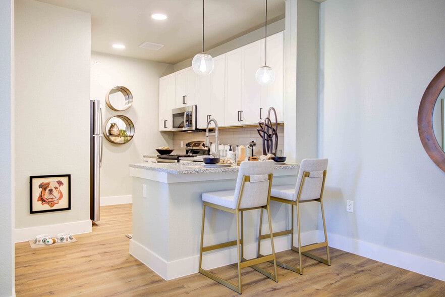 Sendero Trace apartments — community photo