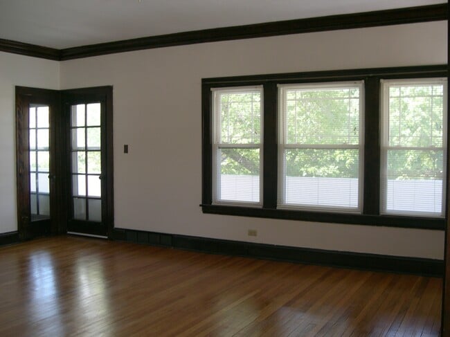 Living Room - 2479 E 124th St Unit 124th Street