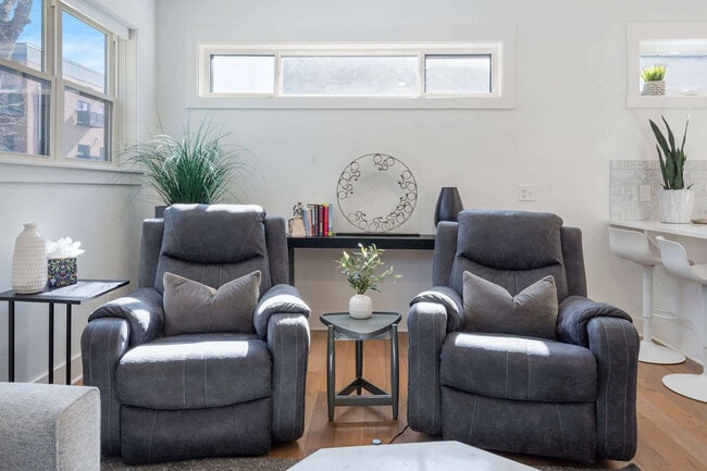 302 SE G St Unit SI ID1621844P