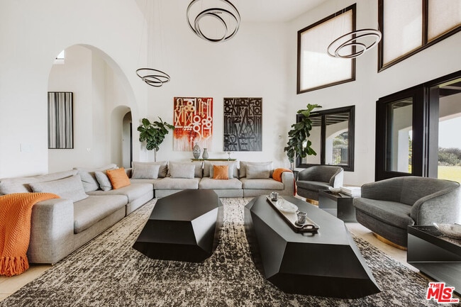 Photo - 24573 Piuma Rd