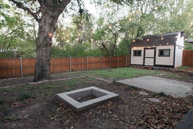 Photo - 2129 Province Ln