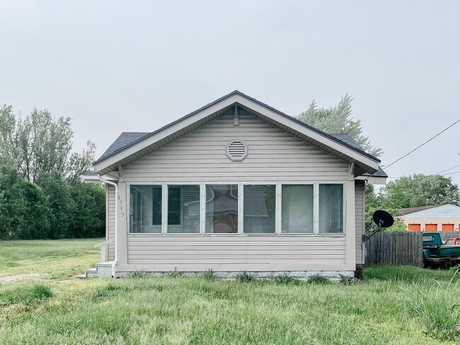 Enclosed Porch - Enclosed Porch House