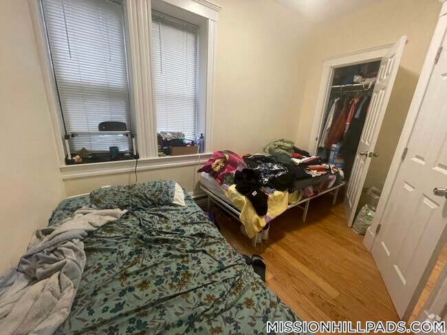 Building Photo - 887 Huntington Ave Rental