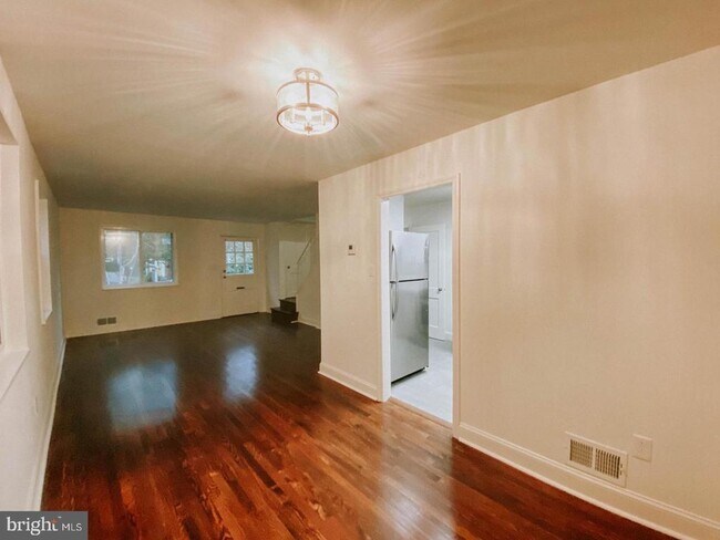 Photo - 44 E Rosemont Ave