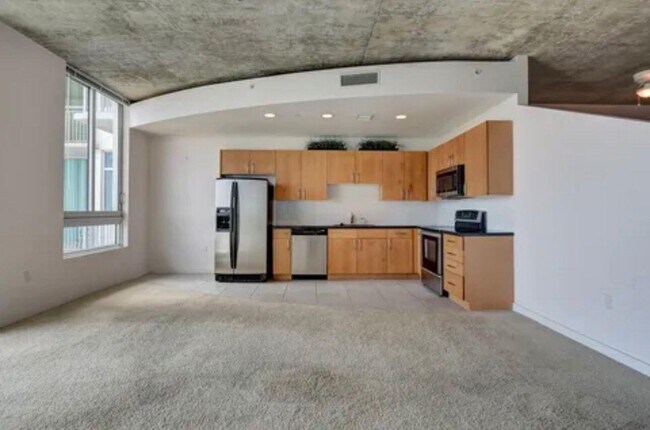Building Photo - 300 S Australian Ave Unit 1202