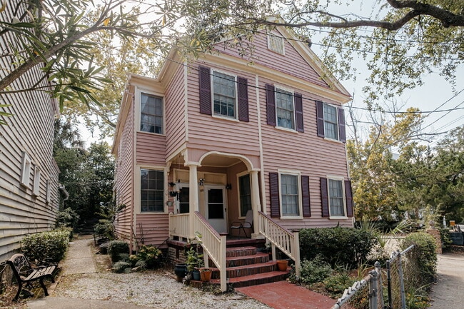 Renovated 2 Bed 2 Bath Charleston Victorian Home
