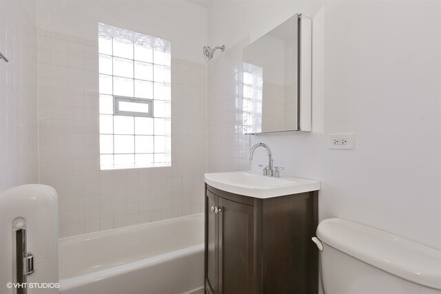 Photo - 2448 W Addison St Unit 3A