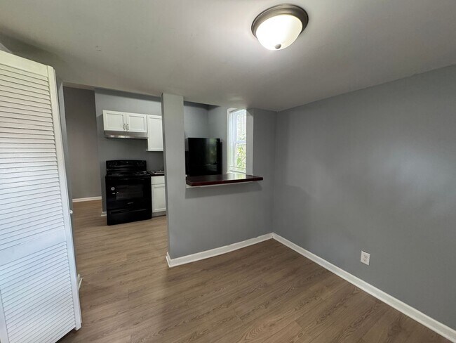 Photo - 1224 S Belmont Ave Unidad C
