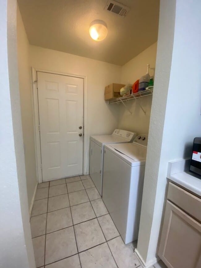 Photo - 3 Bed 3.5 Bath Duplex on TXST Bus Route!