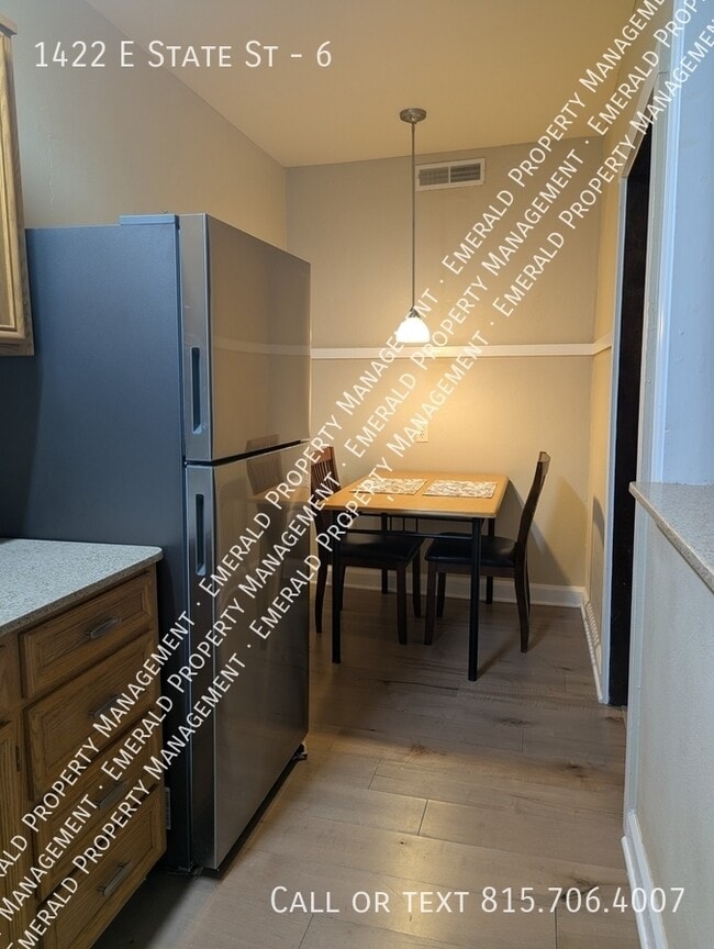 Photo - 1422 E State St Unit 6