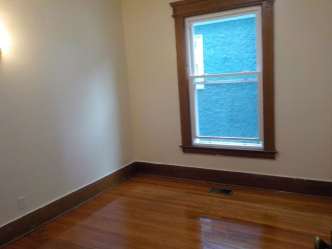 Photo - 969 Lancaster Ave Unidad Lancaster 969