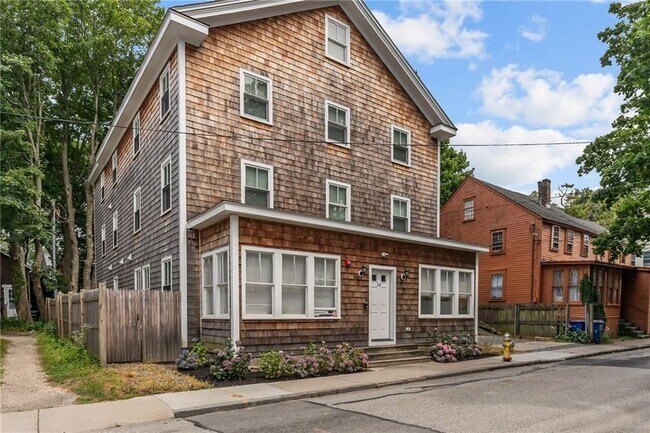 16 Brinley St Unit 6